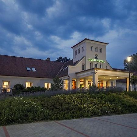 Old Lake Golf Hotel Тата Экстерьер фото