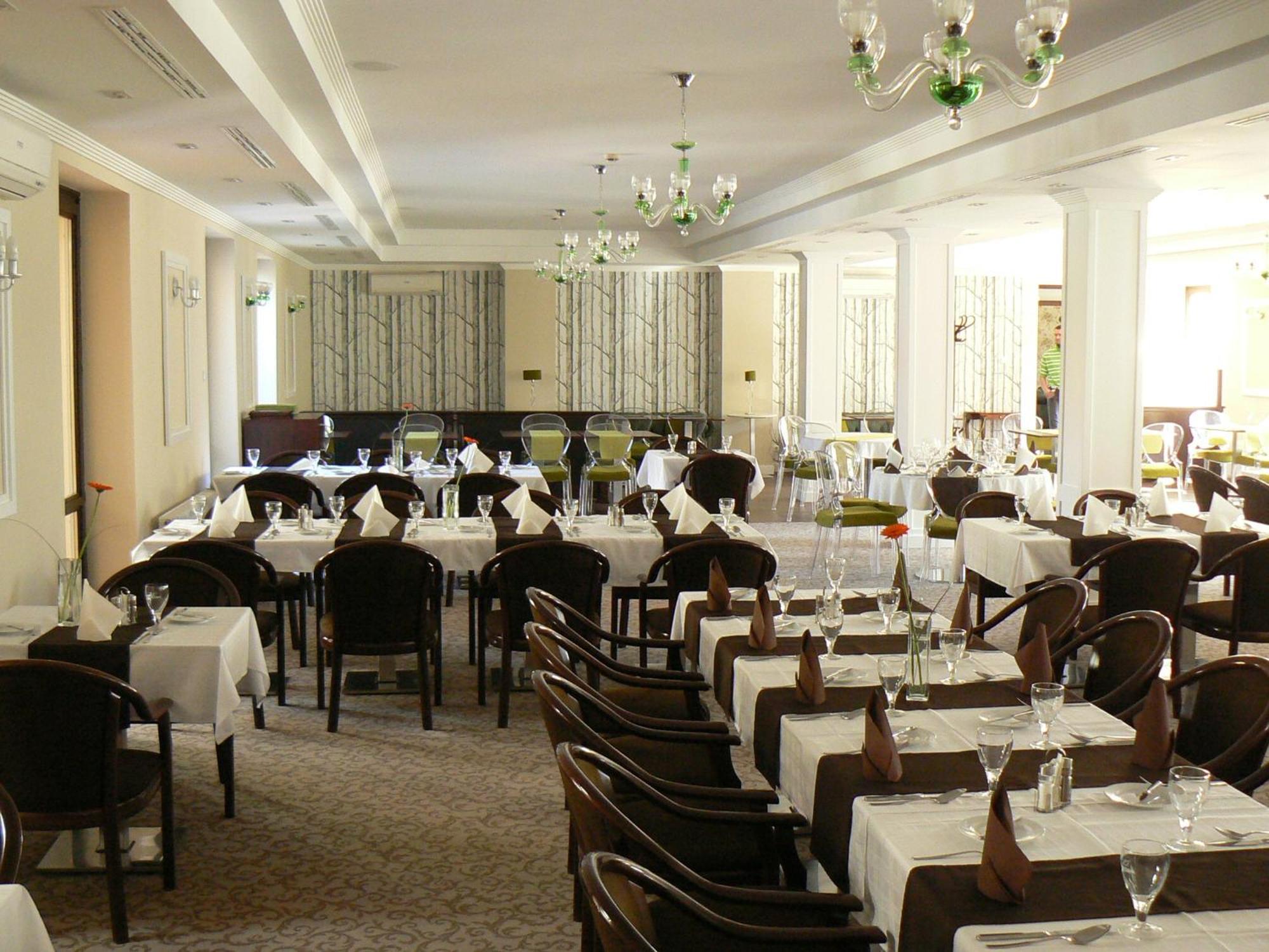 Old Lake Golf Hotel Тата Экстерьер фото